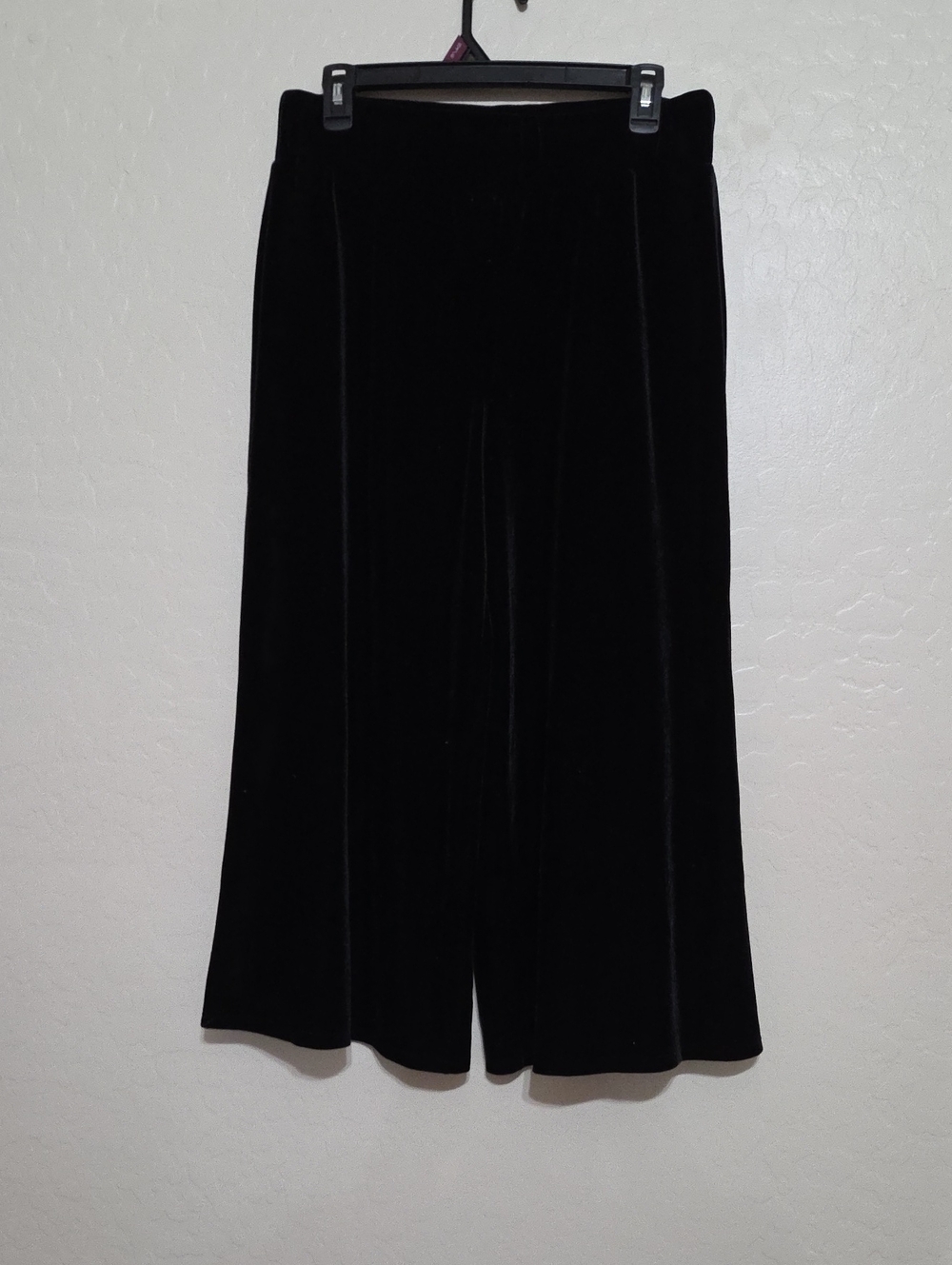 Chico's Black Velvet Wide-Leg Cropped Palazzo Pants